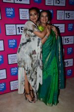 Sonakshi Sinha, Shabana Azmi at Anamika Khanna Grand Finale Show at Lakme Fashion Week 2015 Day 5 on 22nd March 2015